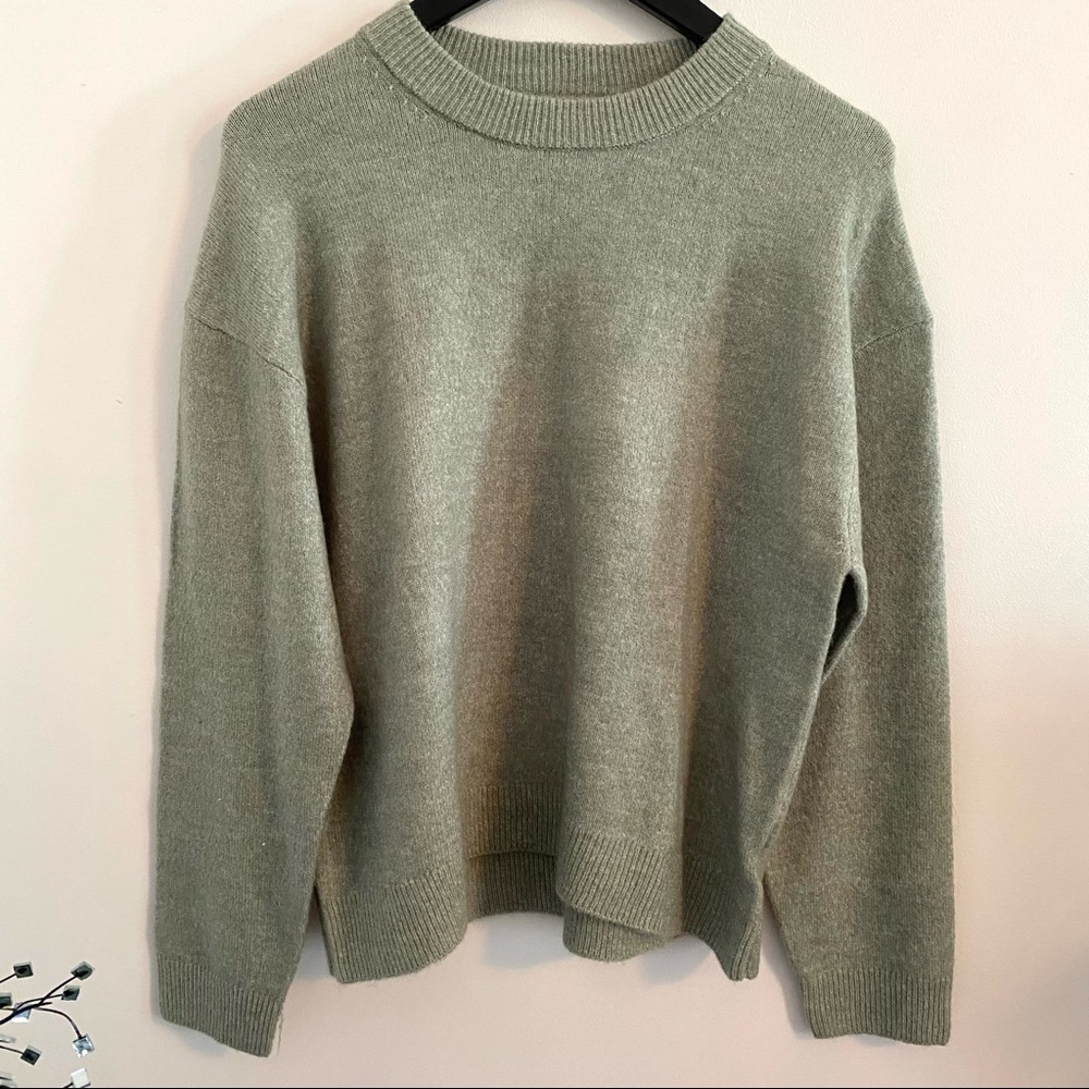 H&M Recycled Polyester Ladies’ Fine-Knit Sweater in Light Green Melange, Size S